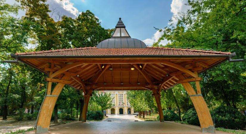 Tüntetőknek se híre, se hamva, de a városnapi rendezvény később kezdődik