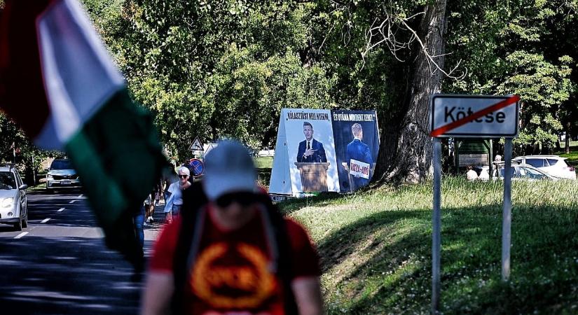 Ruszin-Szendi Romulusz ellökte a Mandiner riporterét – videó