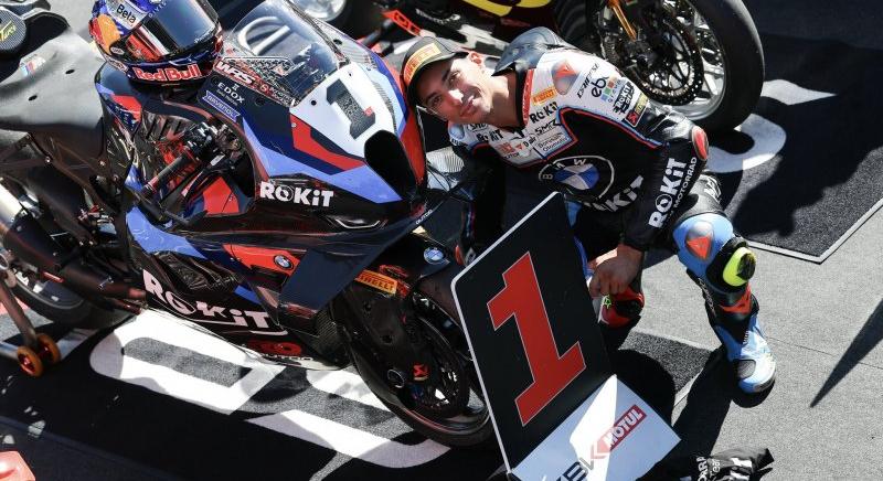 WSBK: Razgatlioglu újabb triplával távolodott Bulegától