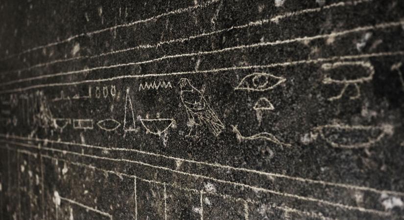 Bementek az egyiptomi piramisba egyetlen lámpával, a döbbenettől szóhoz sem tudtak jutni