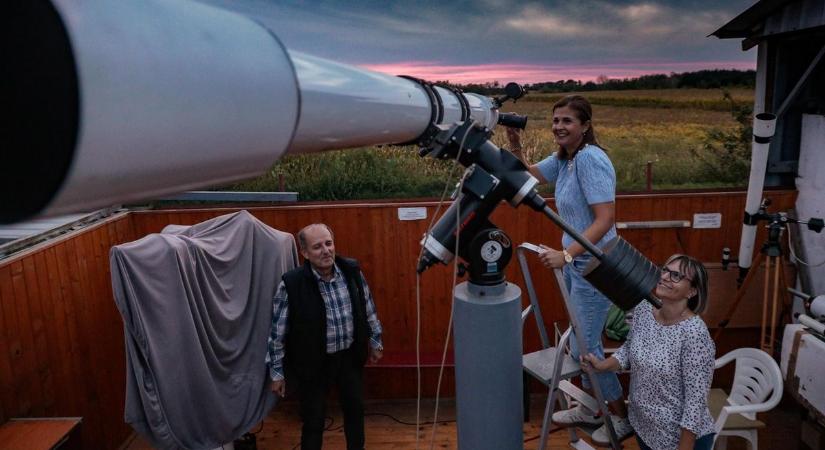 Sokan kémlelték az eget a Hegyháti Csillagvizsgáló udvaráról - fotók