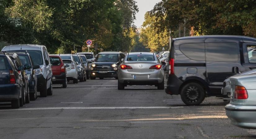 Figyelem, autósok! Mától ez a debreceni parkoló is fizetős!