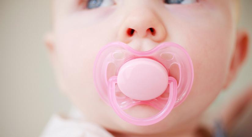 Na, ez a cumi! Ezekben a babáknak szánt cumikban van veszélyes BPA: világmárkák is a tiltólistán