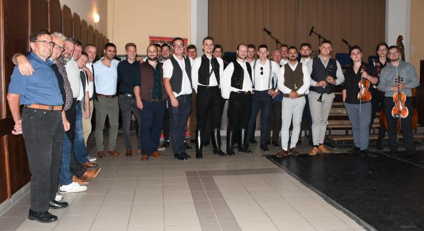 Hagyomány és közösség Szanyban – sikerrel zajlott a III. Legényavatás és Mulatság - fotók