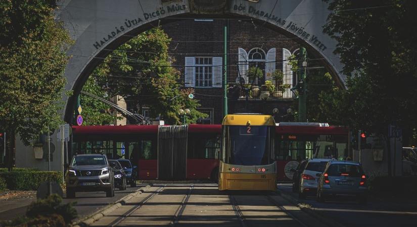 Két baleset is nehezíti a közlekedést Szegeden
