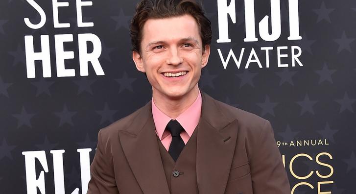 Tom Holland szőke frizurát villantott