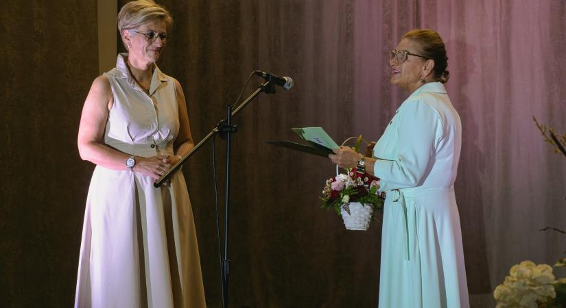 Iskolaköszöntő Dunamocson – 75 évvel ezelőtt indult újra a magyar oktatás