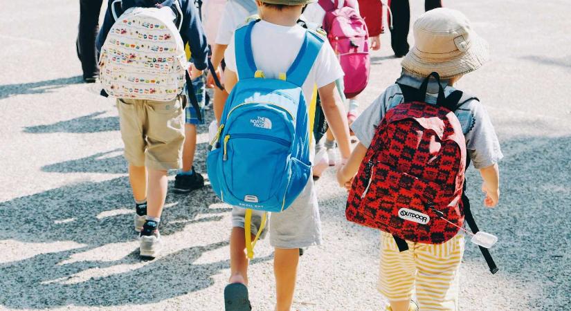 Ünnepélyes évnyitót tartott a Kolozsvári Református Kollégium – A tüntetésekhez is csatlakoztak