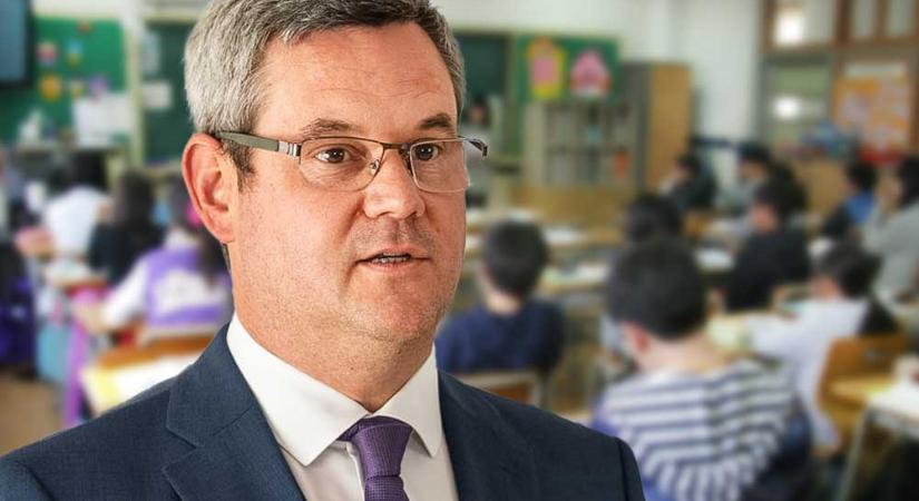Takács Péter a családját ért támadásokról: az egyik fiát közpénznek csúfolják az iskolában, a másik gyermeke pedig intézményt váltott a gúnyolódások miatt
