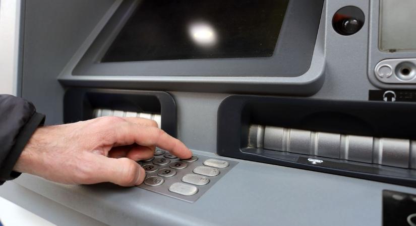 Így spórolhatsz sokat a bankoláson - mostantól erre érdemes figyelned
