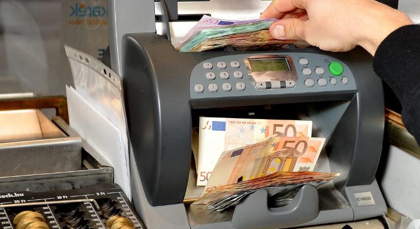 436 milliárd forint EU-pénz érkezett a nyár végén, így is átlépte a 3000 milliárdot az idei költségvetési hiány