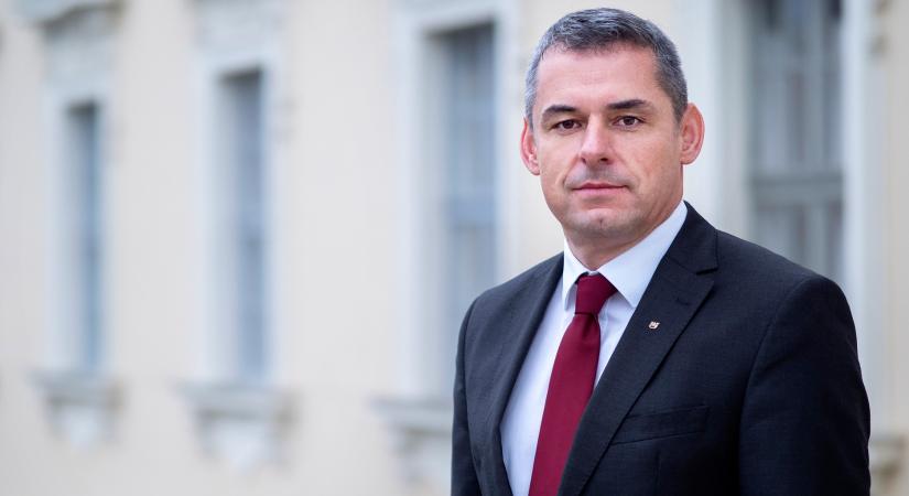 A MATE fenntartója és Szenátusa is a támogatásáról biztosította Dr. Gyuricza Csabát