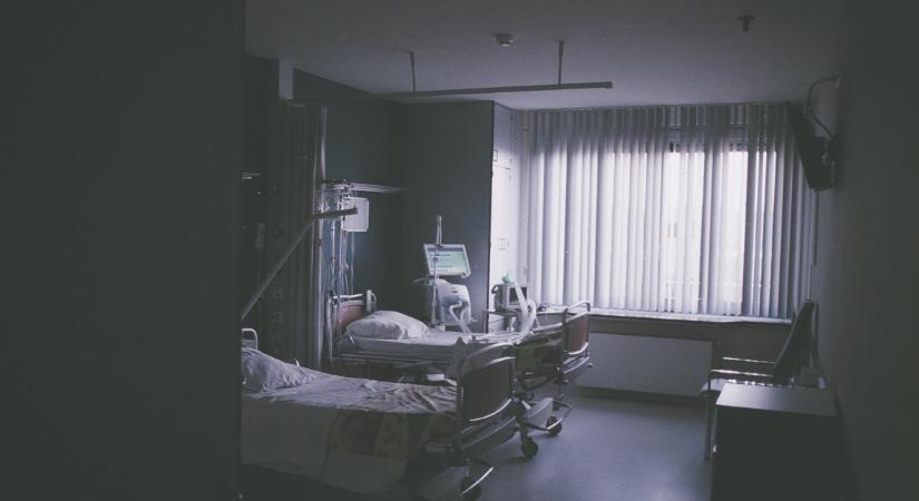 TASZ: Meghalt egy rákkal diagnosztizált beteg, aki hiába kérte hónapokig, hogy kezeljék