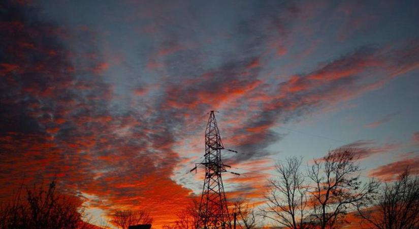 Orosz támadások érték az ukrán energetikai infrastruktúrát több megyében
