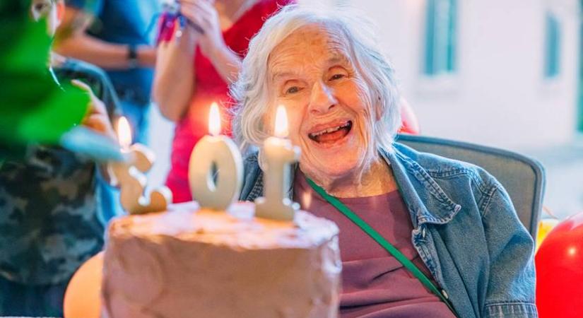 Ezt csinálják másképp, akik 100 évig élnek - Meglepő a kutatók válasza