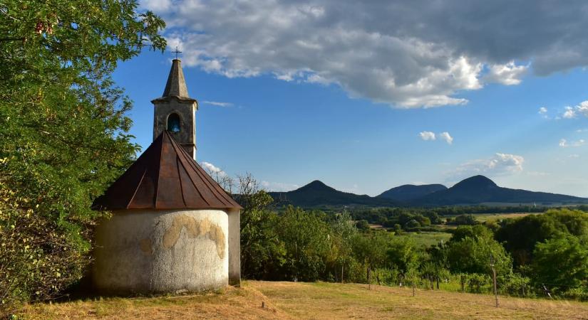 Káptalantóti Mária-kápolna, ahol a csend találkozik a panorámával