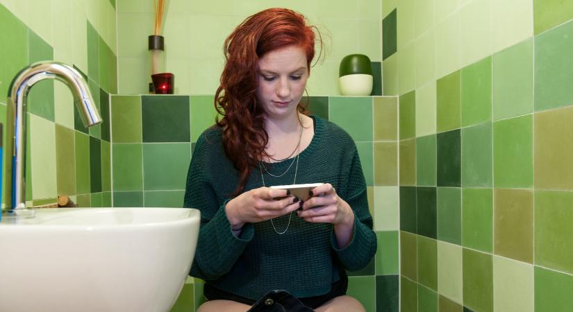 A vécére is viszed a telefont? Az orvosok szerint ez nagyon rossz ötlet