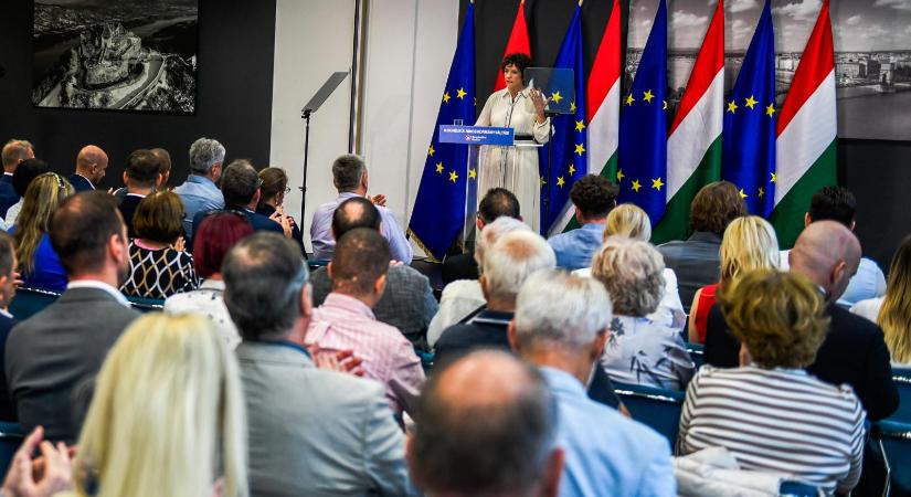 Országjárásra indulnak a DK politikusai