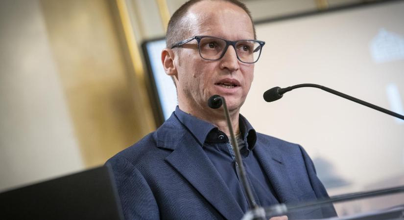 Demeter Szilárd ellen tüntettek a muzeológusok