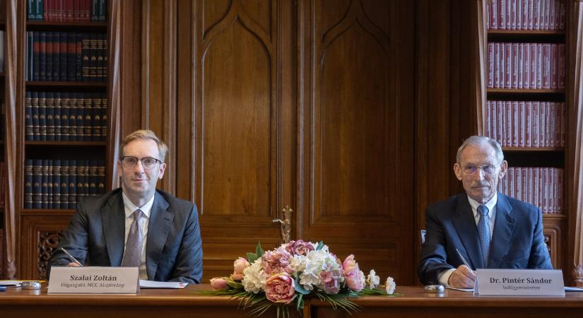 Tehetséggondozás és kutatás: megállapodott az MCC és a BM