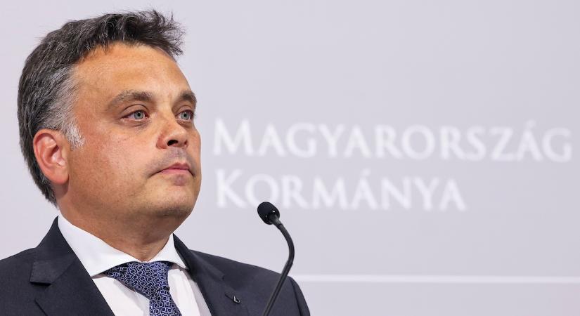 Latorcai Csaba: A kereszt lelki, közösségi tartóoszlop