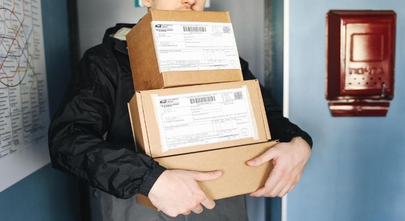 Hatalmas változás élesedik a Packeta és Foxpost csomagküldő automatáinál
