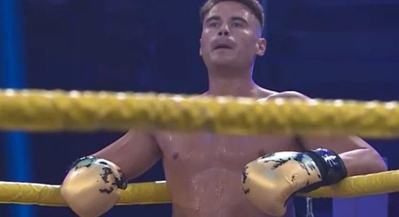 Mentőt kellett hívni a sztárboxoshoz