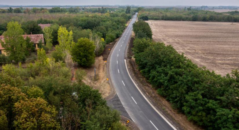 Több mint egy hónapra lezárják a Szarvast Szentessel összekötő utat
