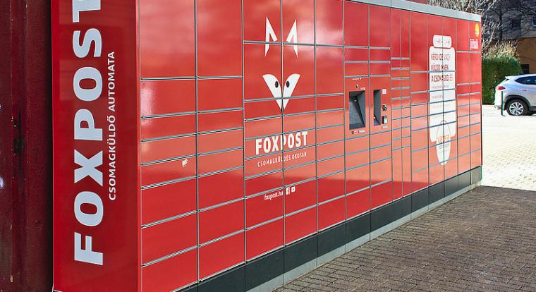 Megkezdődött a Packeta csomagautomaták Foxposttá alakítása