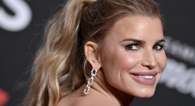 Közel húsz év után tért vissza az MTV VMA vörös szőnyegére Jessica Simpson, rajongói fel sem ismerték