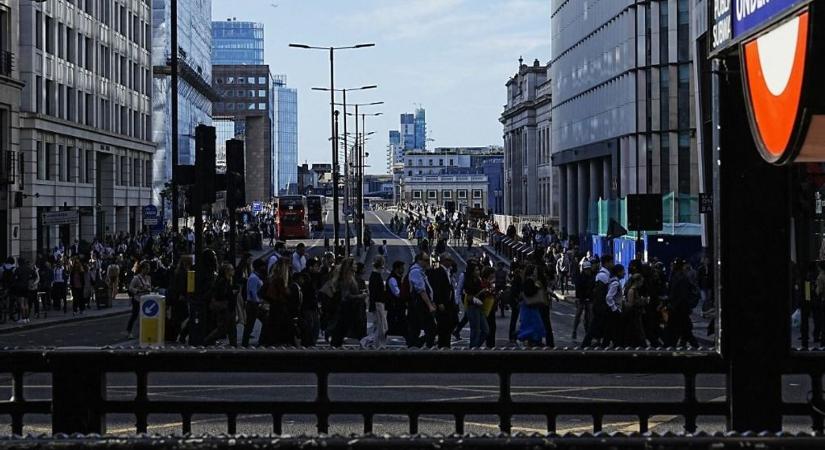 Leállt a londoni metró az iskolakezdés napján, 700 ezer munkanap esik ki a sztrájk miatt