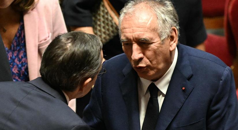 Elvesztette a bizalmi szavazást, megbukott François Bayrou kormánya