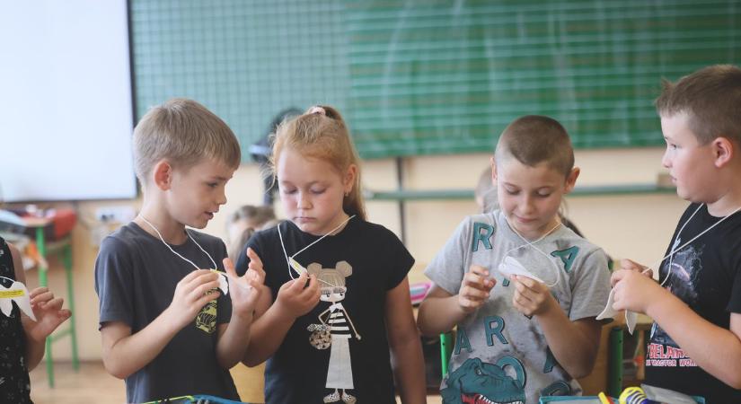 Lelki löketet kaptak a diákok Újfehértón – csendes nappal indult az új tanév
