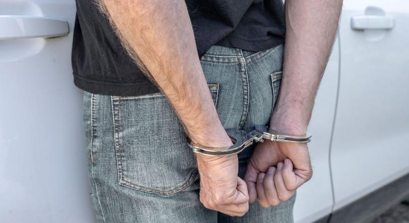 Razzia Esztergomban: 14 embert fogtak el a zsaruk