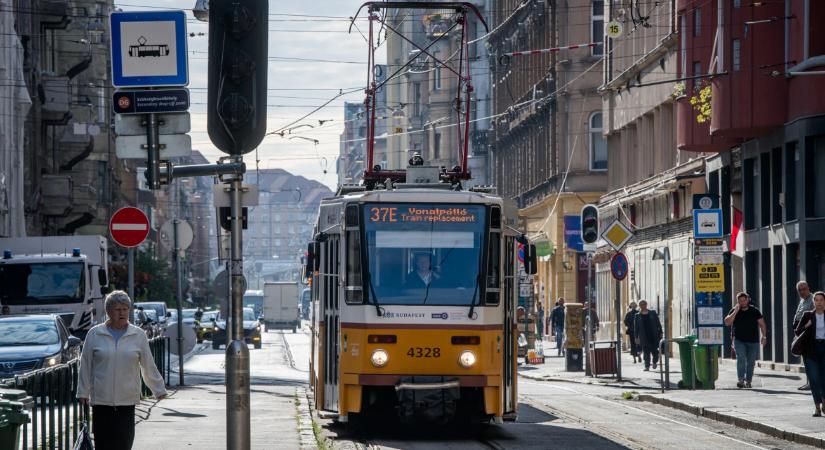 A káosz elkerülése érdekében változás jön a Népszínház utcában