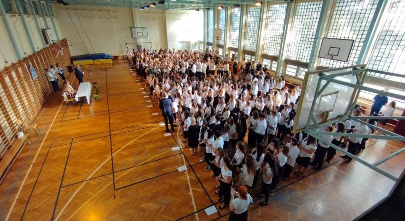 A szakma nem B-terv, avagy a bezárt gyárkapun túl is van jövő