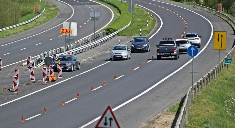 Lezárások, terelések, torlódás – mutatjuk, hol áll most a forgalom az M3-ason