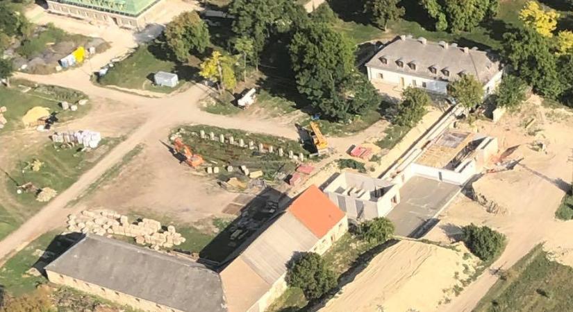 Hadházy beadta a feljelentést a Hatvanpusztán lerombolt műemlékek miatt