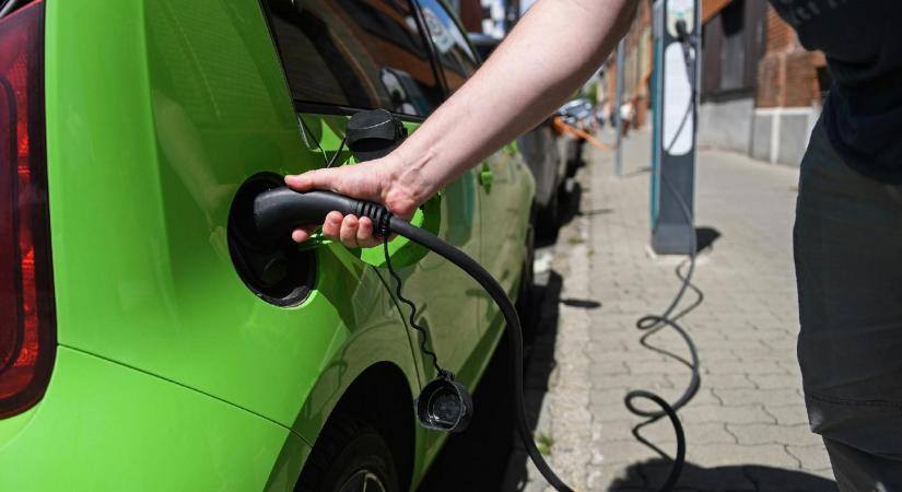 Adott még 10 milliárd forintot az állam céges villanyautókra