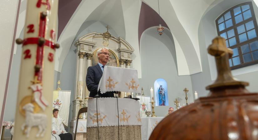 Megújult a sóskúti katolikus templom