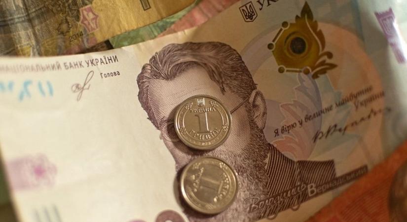 Az ukrán munkaerőpiac a háború minden aggasztó tünetét magán hordozza: kilőttek a fizetések, még sincs munkavállaló - és még a kifizetések is akadoznak