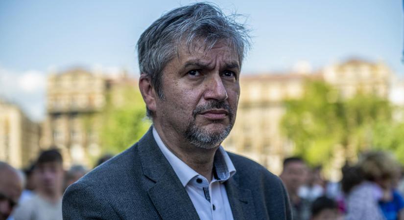 Hadházy Ákos közölte, feljelentés tett a Hatvanpusztán lerombolt két műemlék istálló miatt
