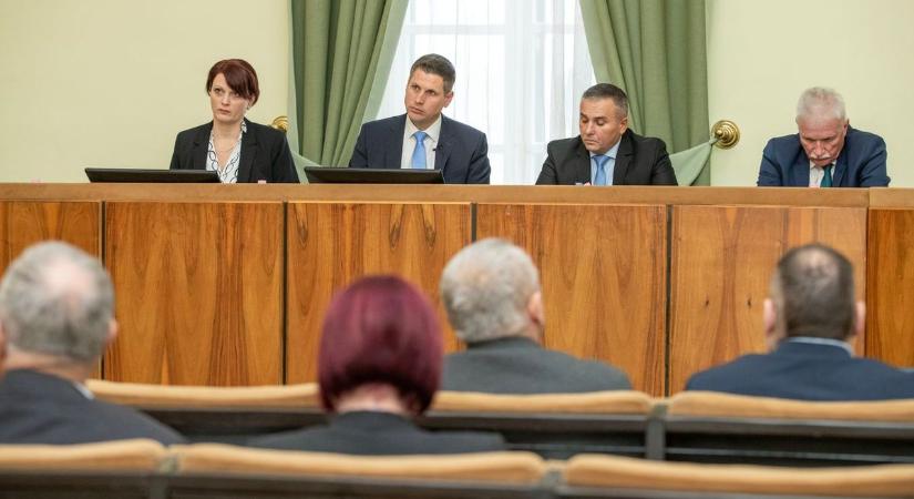 Többmilliárdos támogató döntés született Fejérben