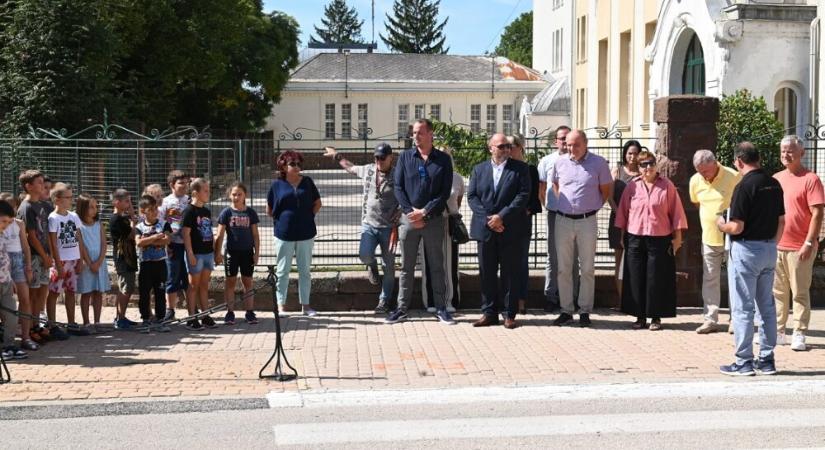Közel kétmillióan szavazták meg, hogy Móron épülhessen a következő okoszebra