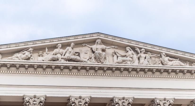 Éhbérért sínylődnek a Magyar Nemzeti Múzeum dolgozói, amíg Demeter Szilárd pozíciókat halmoz, az alkalmazottak felmondanak