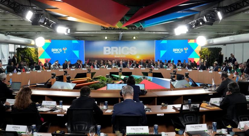Rendkívüli csúcsot tartott a BRICS az amerikai büntetővámok miatt