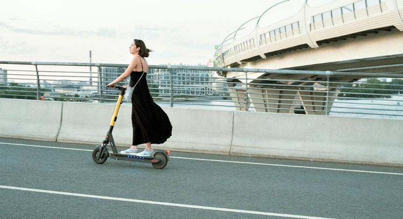 Szülők, ne hagyjátok figyelmen kívül! Ezért olyan veszélyes az elektromos roller a gyerekeknek