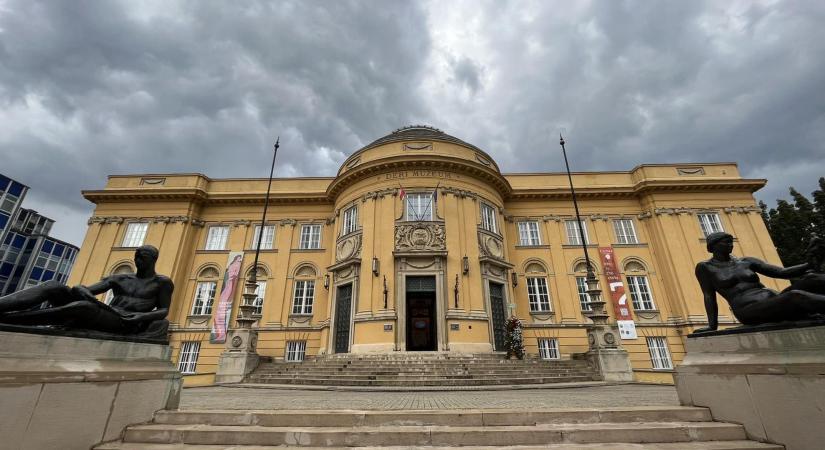 A határokat feszegeti a Kék kávé