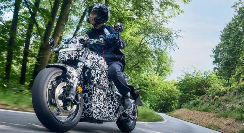 Ilyen lesz a Honda elektromos nagymotorja - Süvít, mint a szél