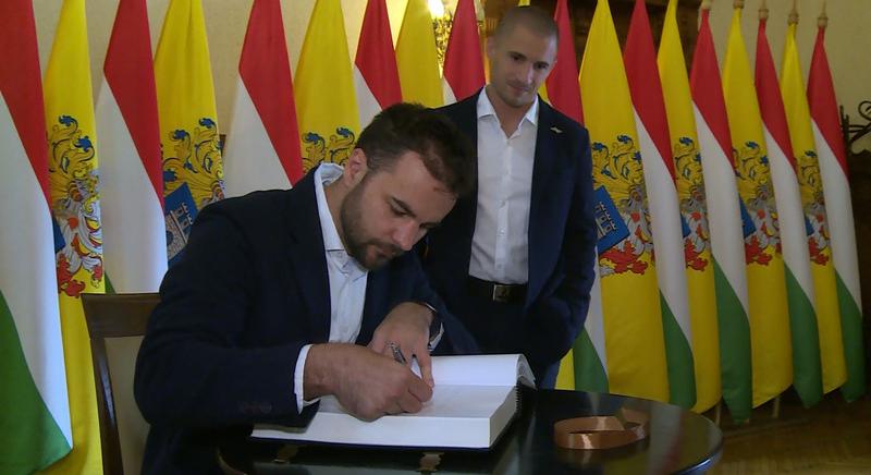 Megérkeztek Kaposvárra a magyar űrhajósok